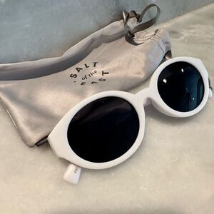 NWT Nectar Atypical Salt Of The East Eyewear Sunglasses White Black OS